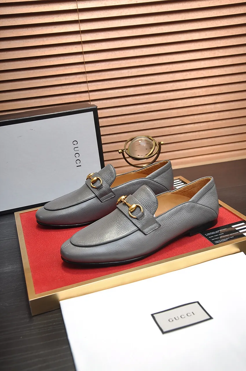 Men's shoes 💰520💶【GUCCI】 (High-end Niuli) New 🍀Gucci* - top version Gucci Peas shoes! Made of imported original cowhide, the inner top layer is comfortable cowhide lining! Original wear-resistant rubber outsole! High quality products! Code number 38-44!